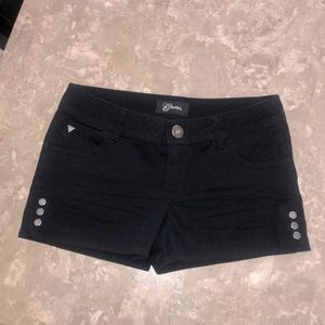 Guess black shorts 🖤